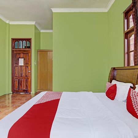 Oyo 92551 Netra Hotel Ujunbatu Bagian luar foto
