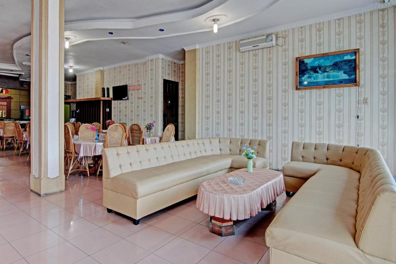 Oyo 92551 Netra Hotel Ujunbatu Bagian luar foto