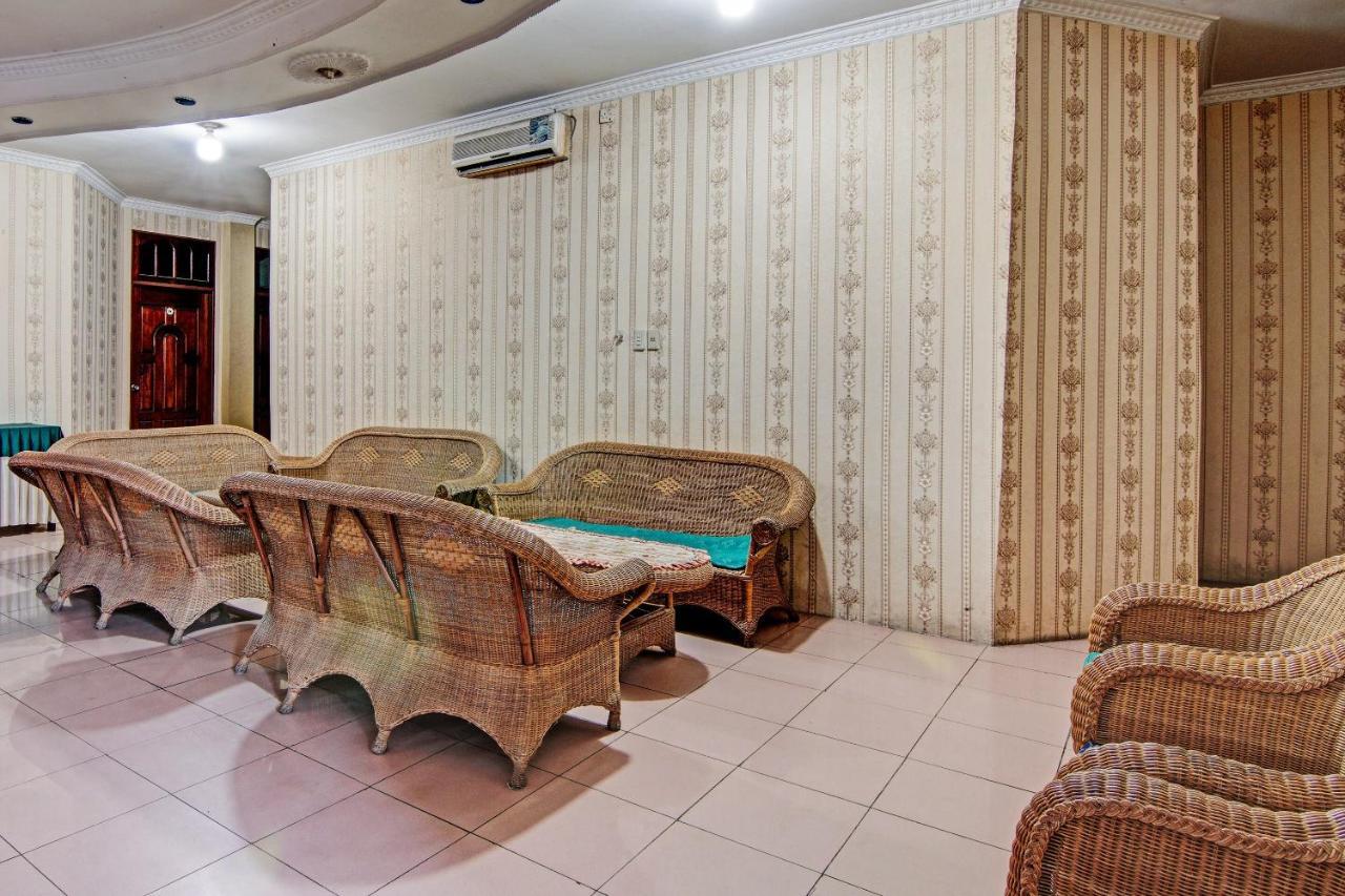 Oyo 92551 Netra Hotel Ujunbatu Bagian luar foto