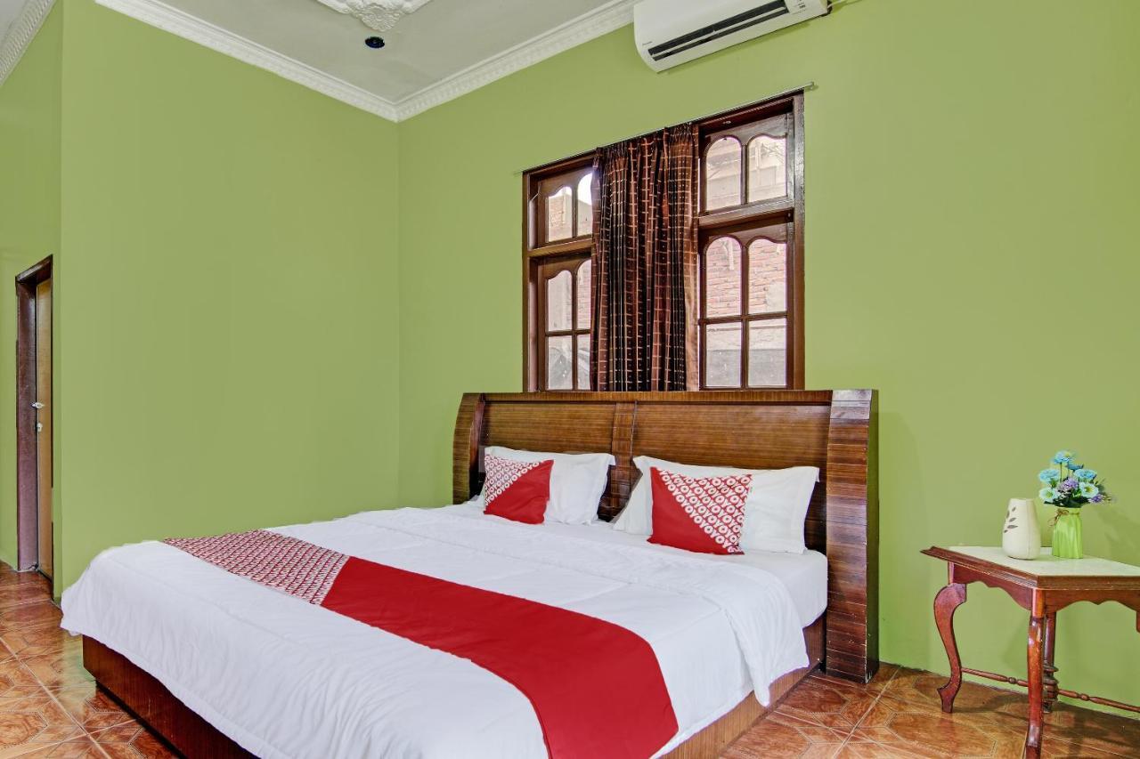 Oyo 92551 Netra Hotel Ujunbatu Bagian luar foto