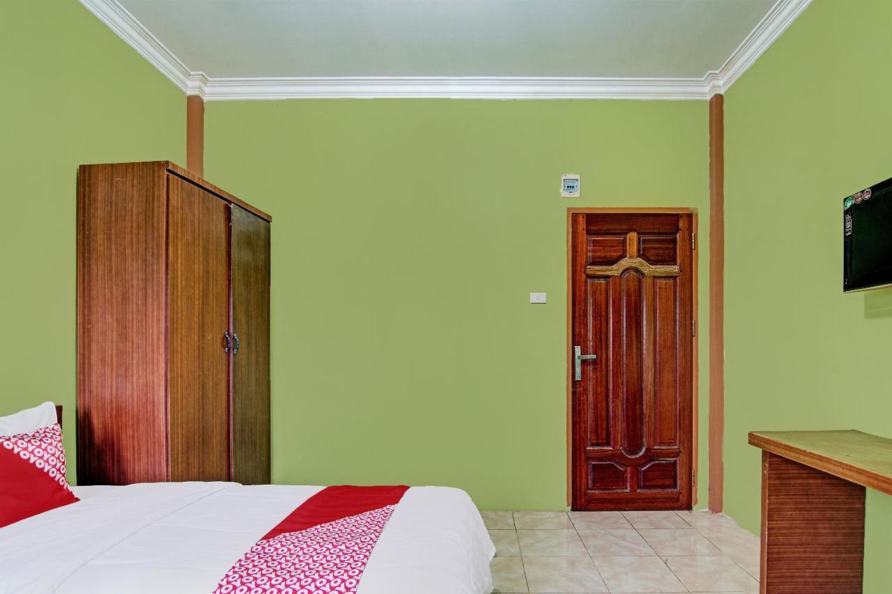 Oyo 92551 Netra Hotel Ujunbatu Bagian luar foto