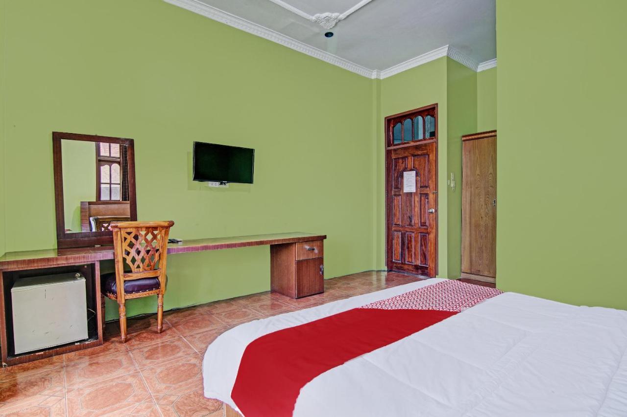 Oyo 92551 Netra Hotel Ujunbatu Bagian luar foto