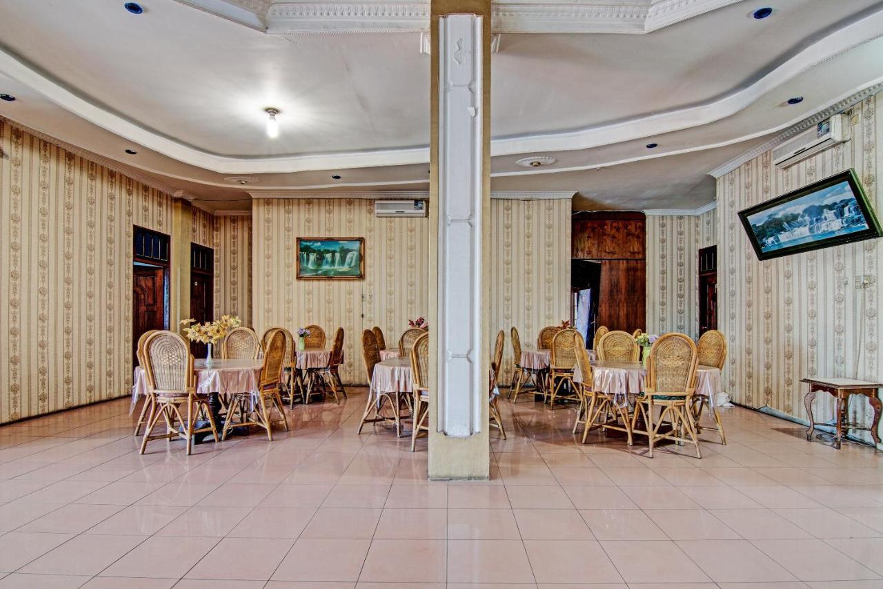 Oyo 92551 Netra Hotel Ujunbatu Bagian luar foto