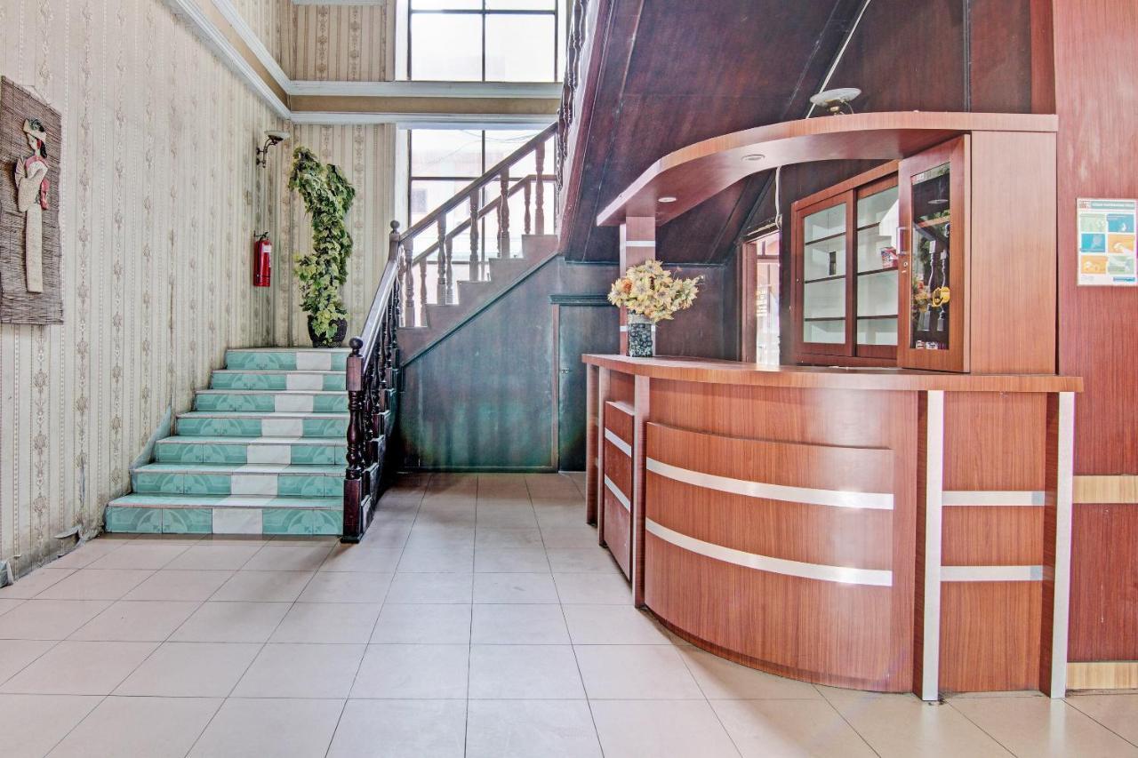 Oyo 92551 Netra Hotel Ujunbatu Bagian luar foto